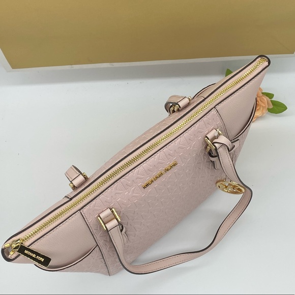 MICHAEL KORS CHARLOTTE LARGE TZ TOTE POWDER BLUSH - Picture 11 of 16